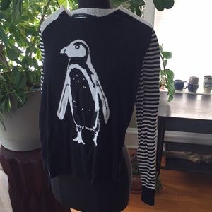 Kensie light penguin striped sleeve sweater M